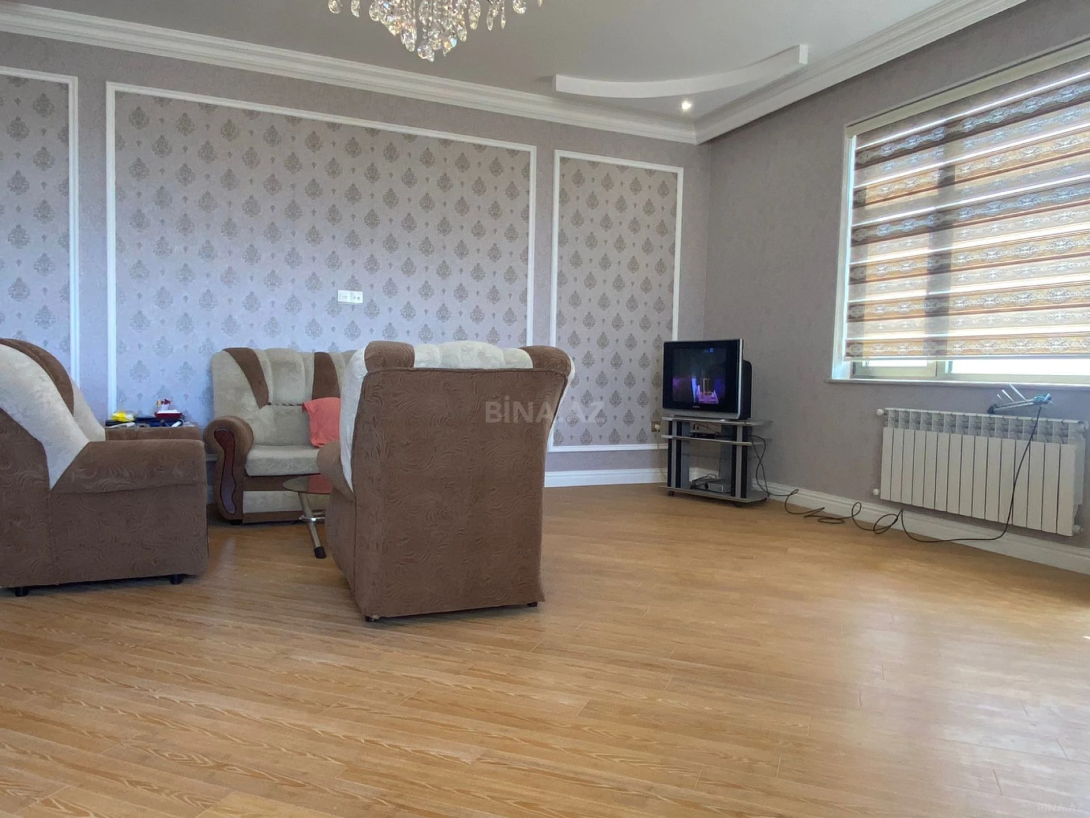 Satılır 3 otaqlı mənzil 141.4 m²