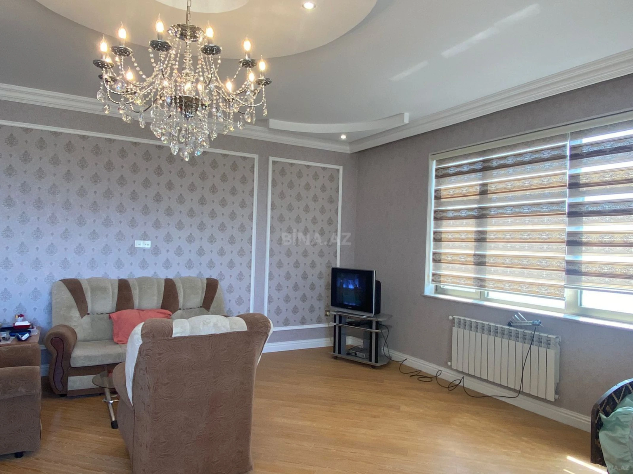 Satılır 3 otaqlı mənzil 141.4 m²