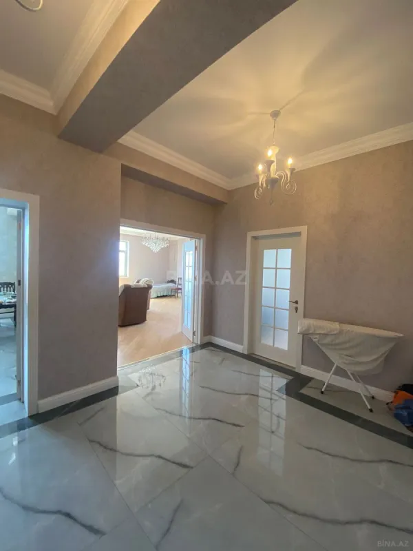Satılır 3 otaqlı mənzil 141.4 m²