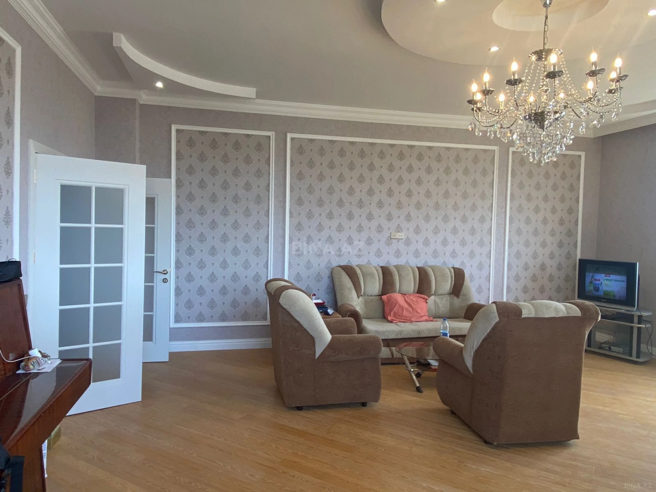 Satılır 3 otaqlı mənzil 141.4 m²