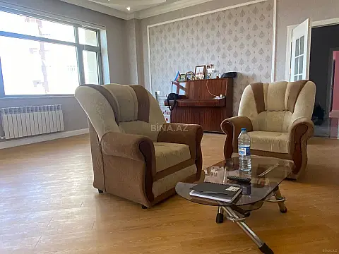 Satılır 3 otaqlı mənzil 141.4 m²