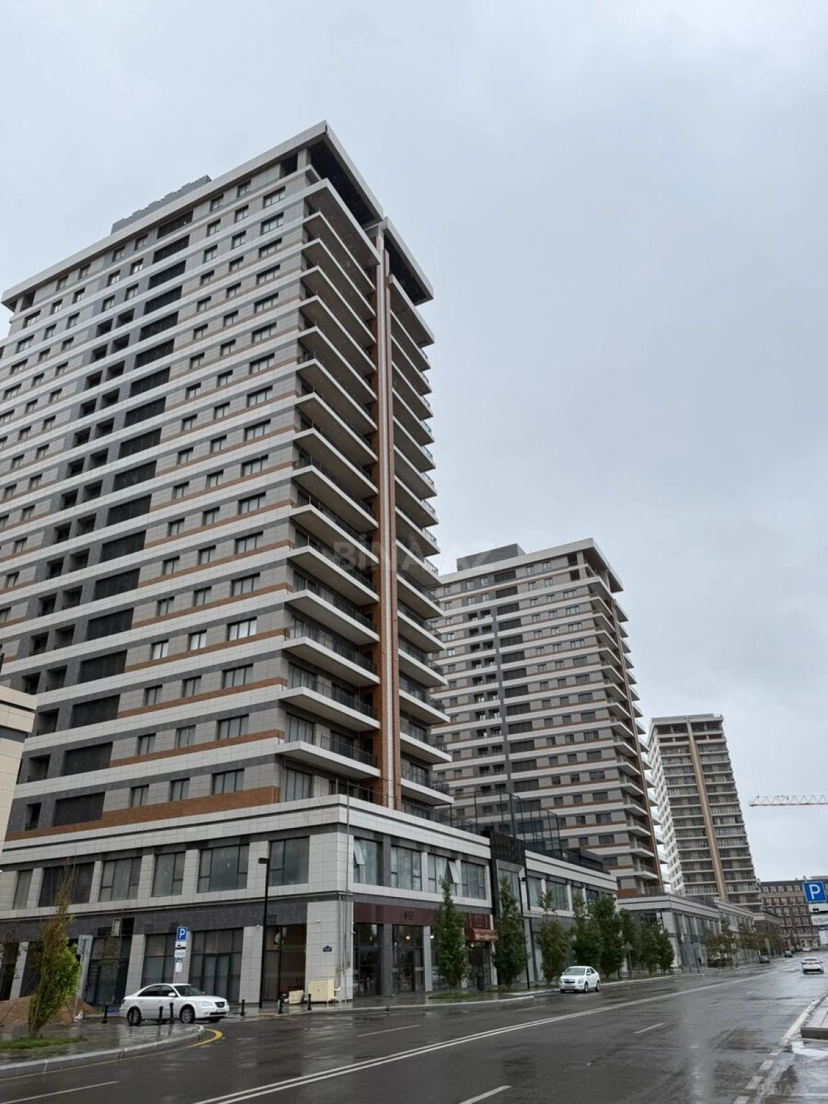 Satılır 3 otaqlı mənzil 163 m²