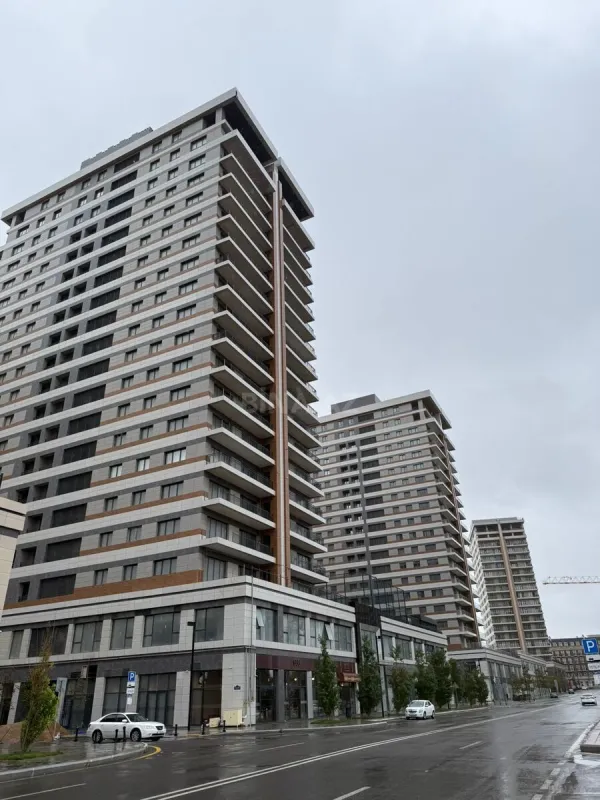 Satılır 3 otaqlı mənzil 163 m²