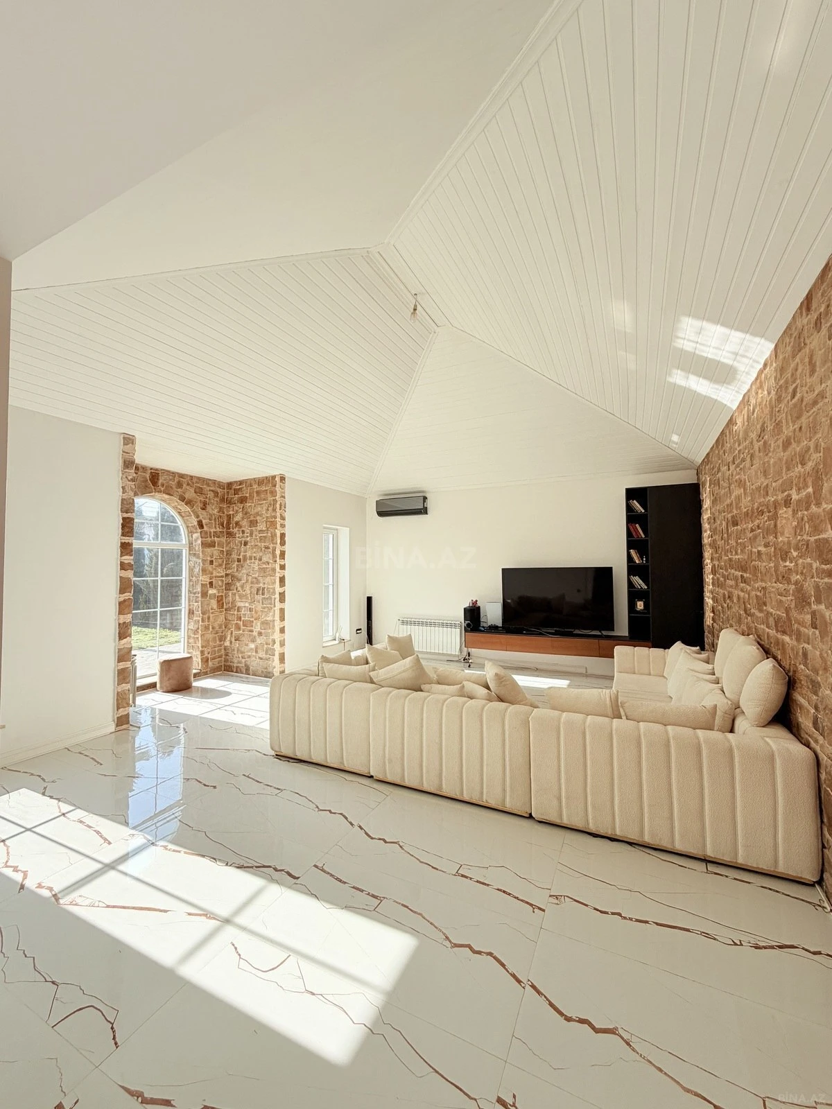 Kirayə verilir 5 otaqlı həyət evi 360 m²