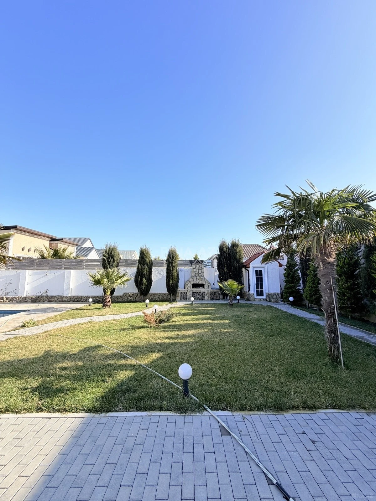 Kirayə verilir 5 otaqlı həyət evi 360 m²