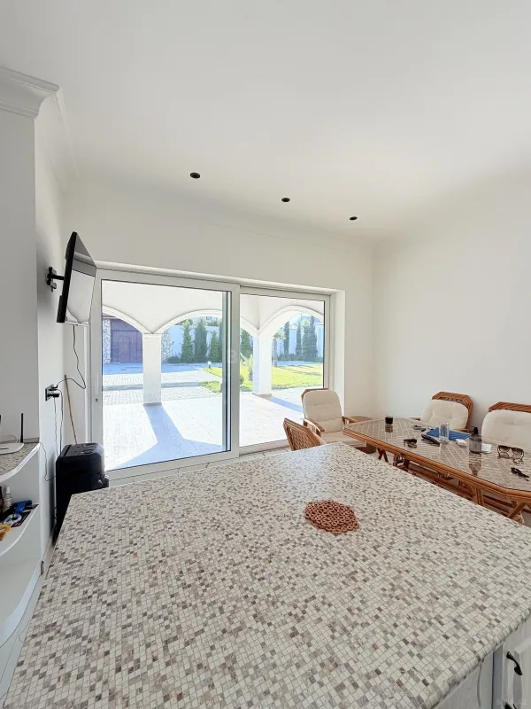 Kirayə verilir 5 otaqlı həyət evi 360 m²