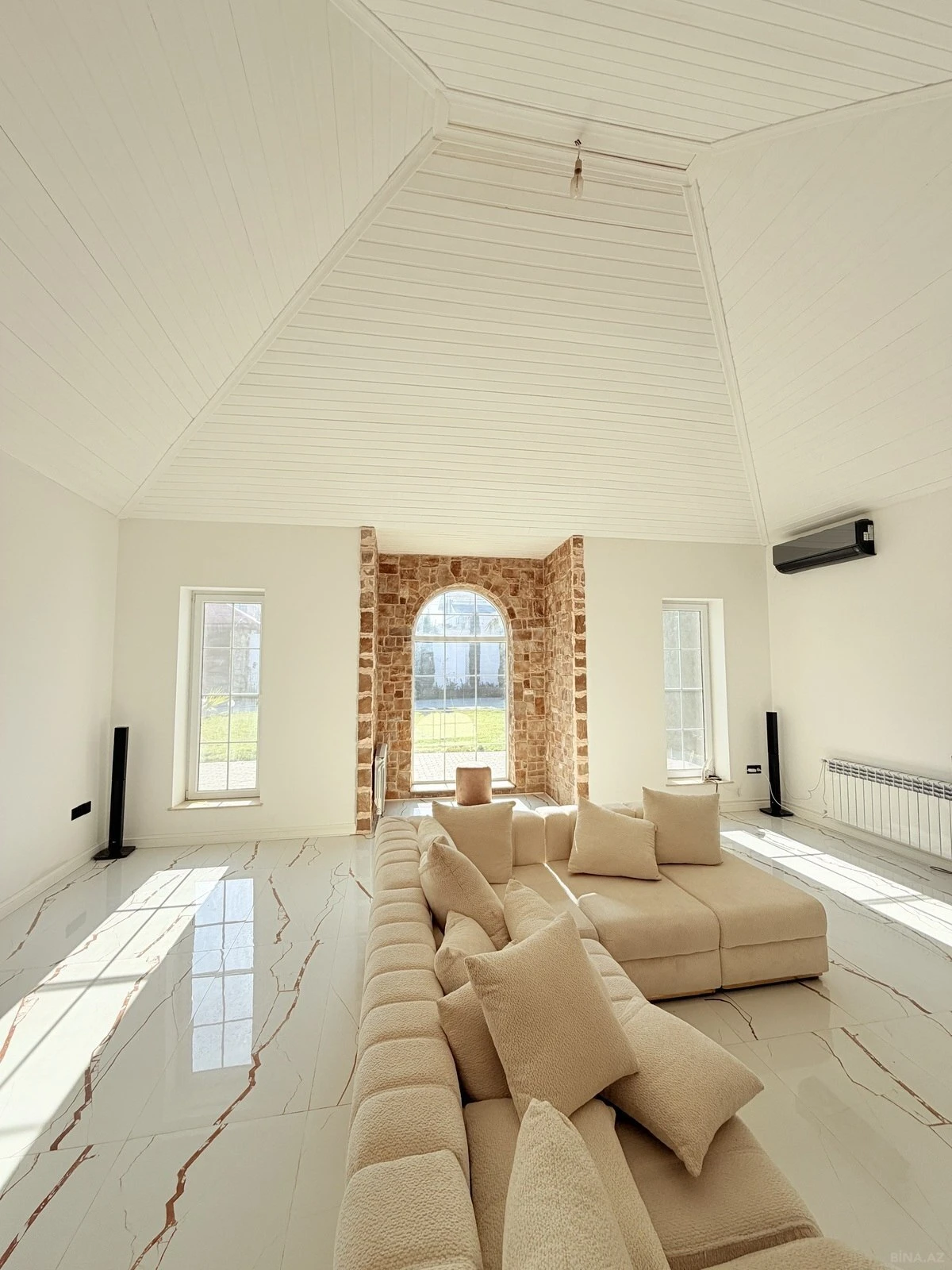 Kirayə verilir 5 otaqlı həyət evi 360 m²