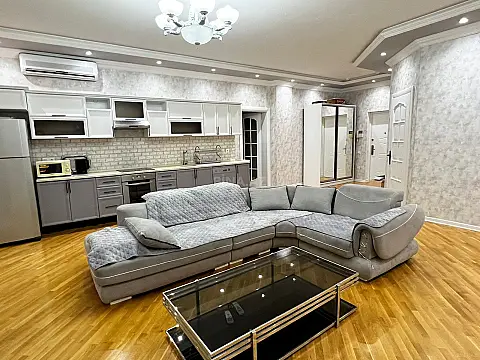 Kirayə verilir 3 otaqlı mənzil 175 m²