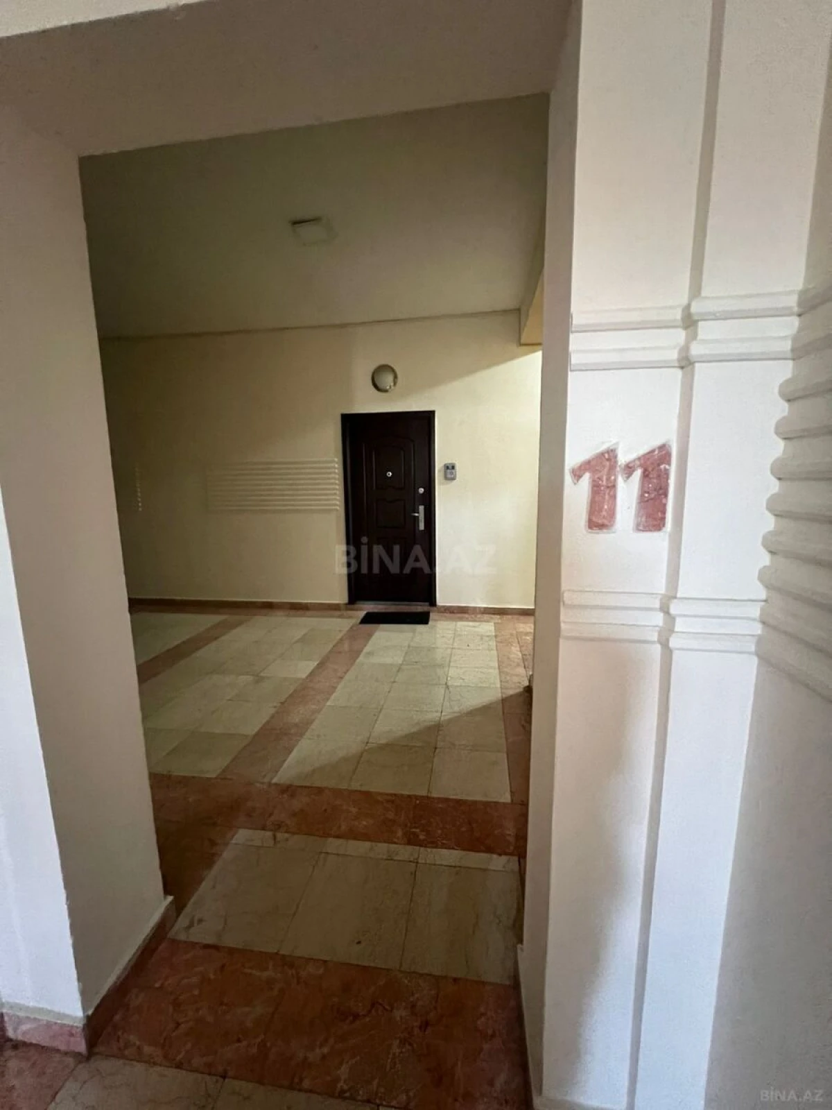 Kirayə verilir 3 otaqlı mənzil 175 m²
