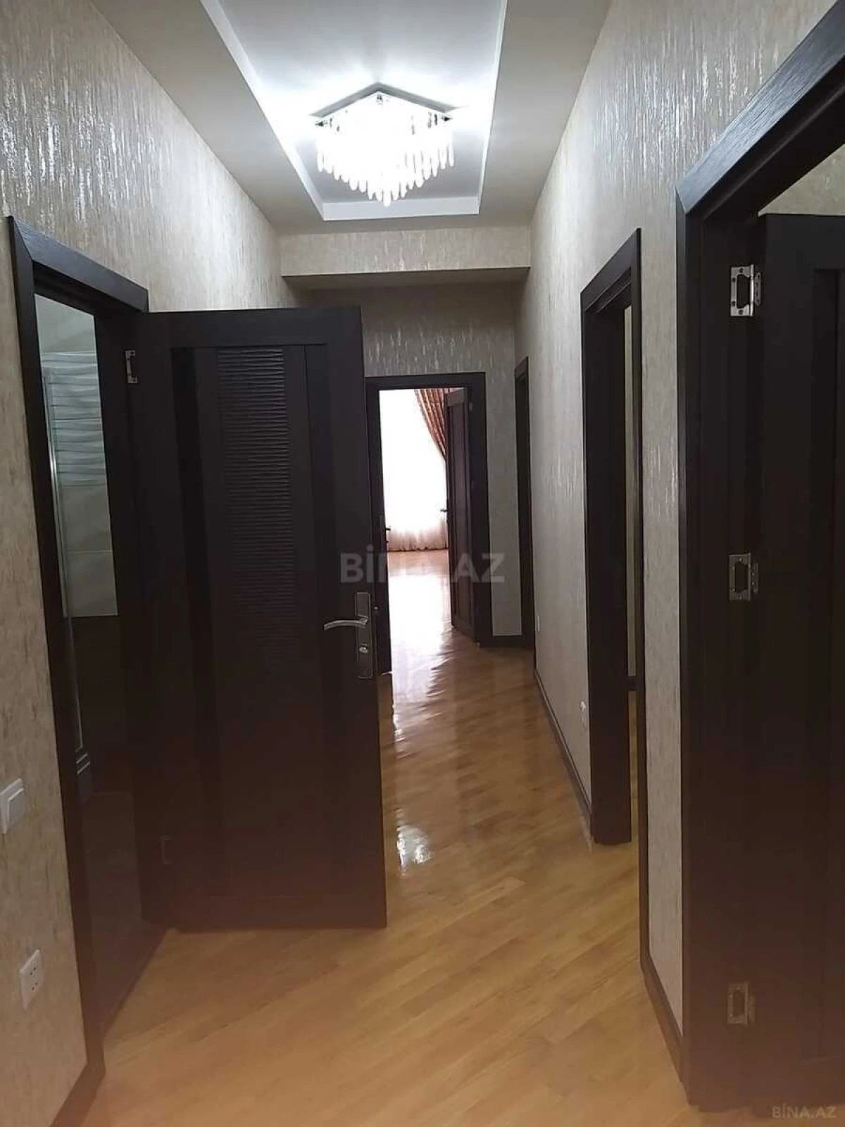 Satılır 3 otaqlı mənzil 101 m²