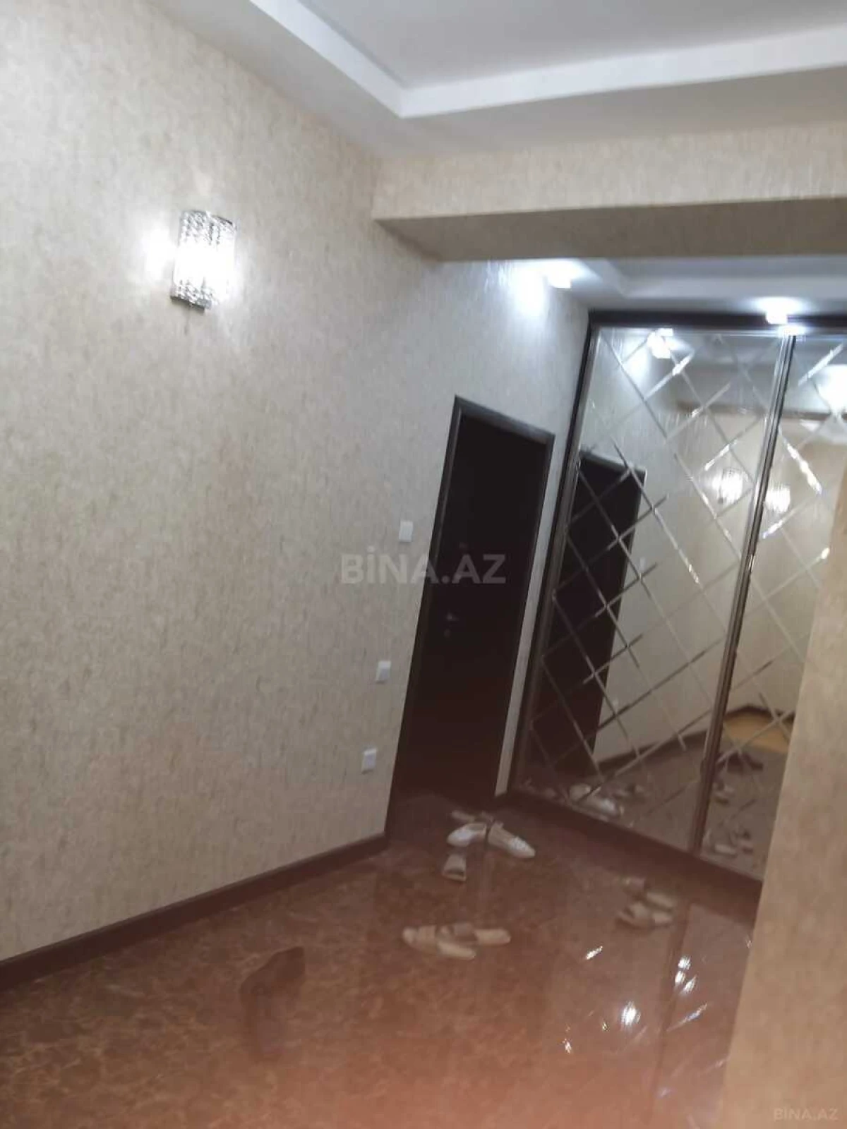 Satılır 3 otaqlı mənzil 101 m²