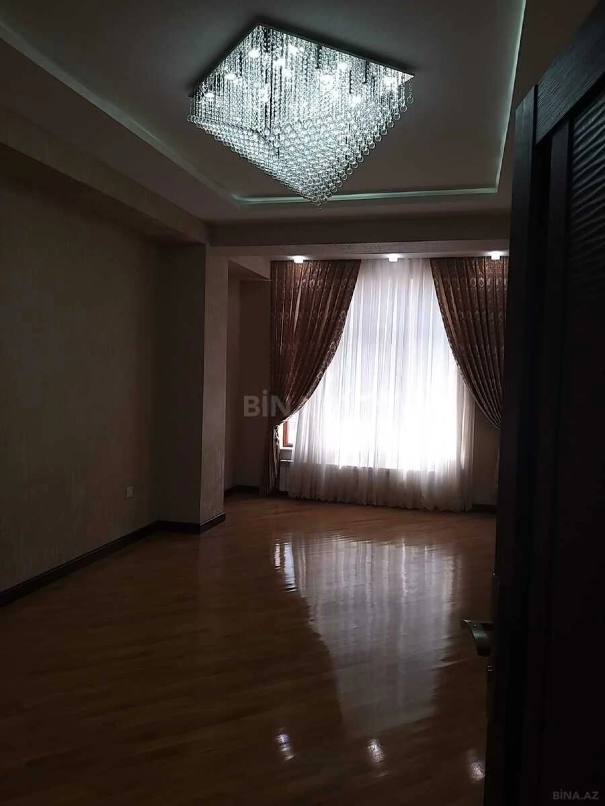 Satılır 3 otaqlı mənzil 101 m²