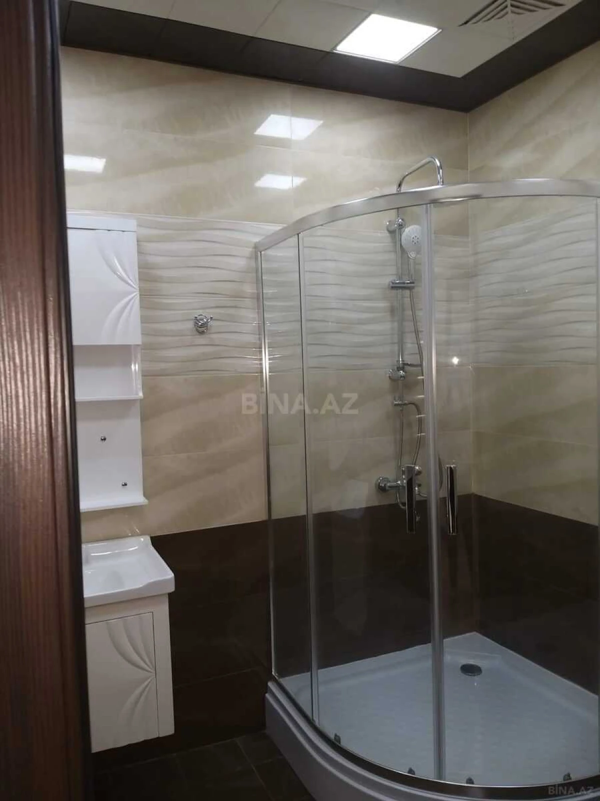 Satılır 3 otaqlı mənzil 101 m²