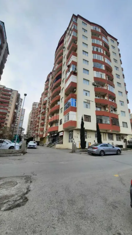 Satılır obyekt 105 m²