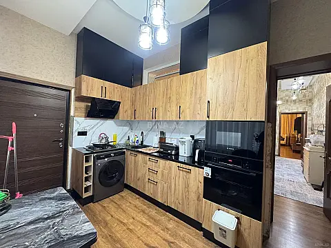 Satılır 2 otaqlı mənzil 65 m²