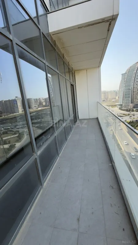 Satılır 4 otaqlı mənzil 251.4 m²