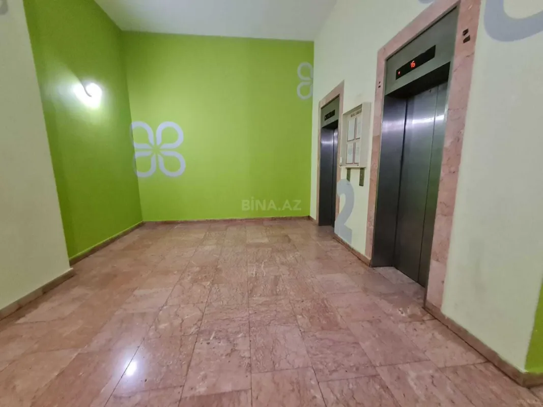 Satılır 4 otaqlı mənzil 205 m²