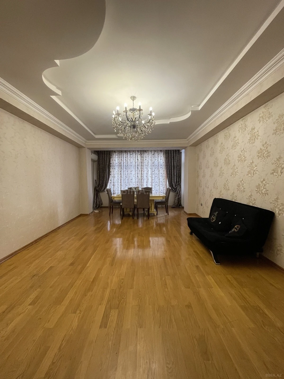 Kirayə verilir 3 otaqlı mənzil 150 m²