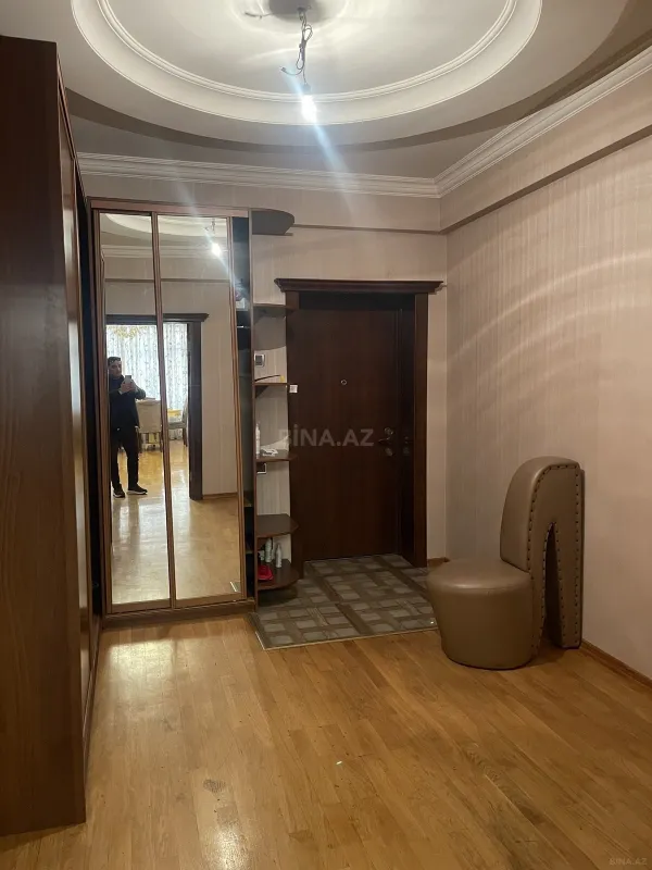 Kirayə verilir 3 otaqlı mənzil 150 m²