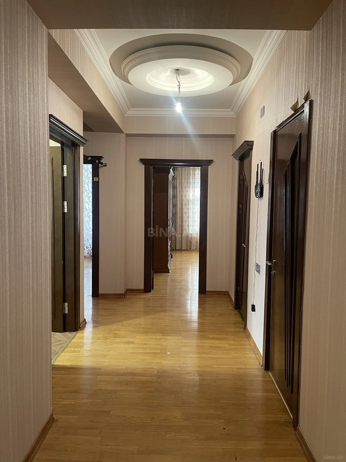 Kirayə verilir 3 otaqlı mənzil 150 m²