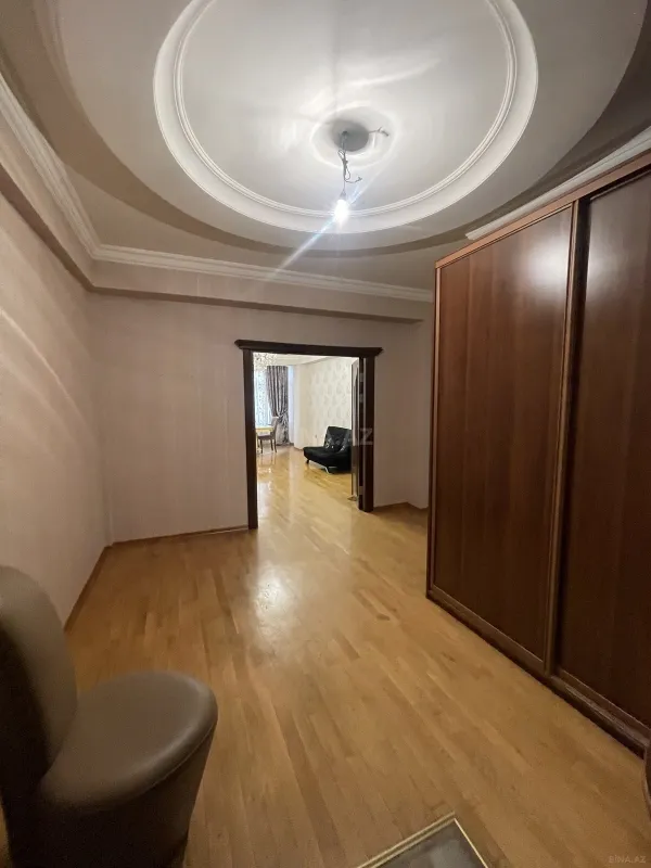 Kirayə verilir 3 otaqlı mənzil 150 m²