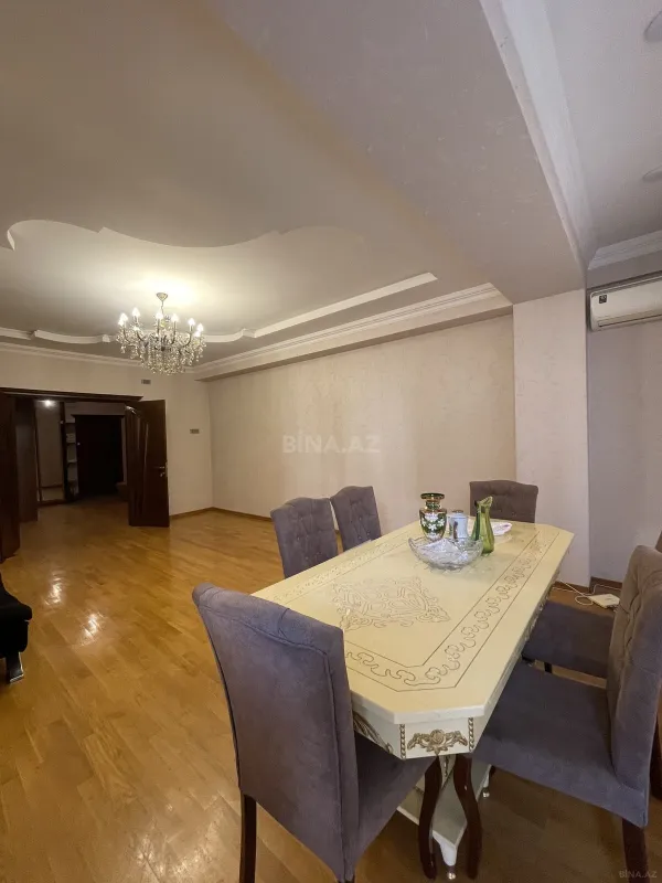 Kirayə verilir 3 otaqlı mənzil 150 m²