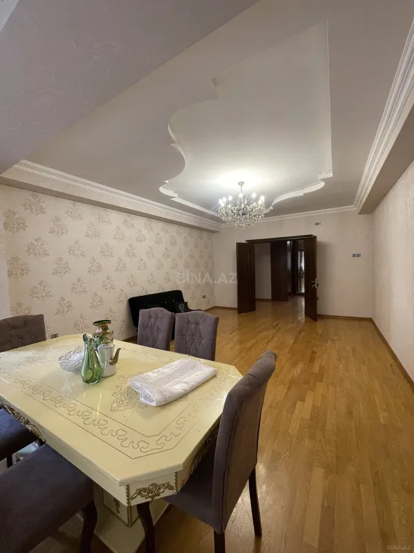 Kirayə verilir 3 otaqlı mənzil 150 m²