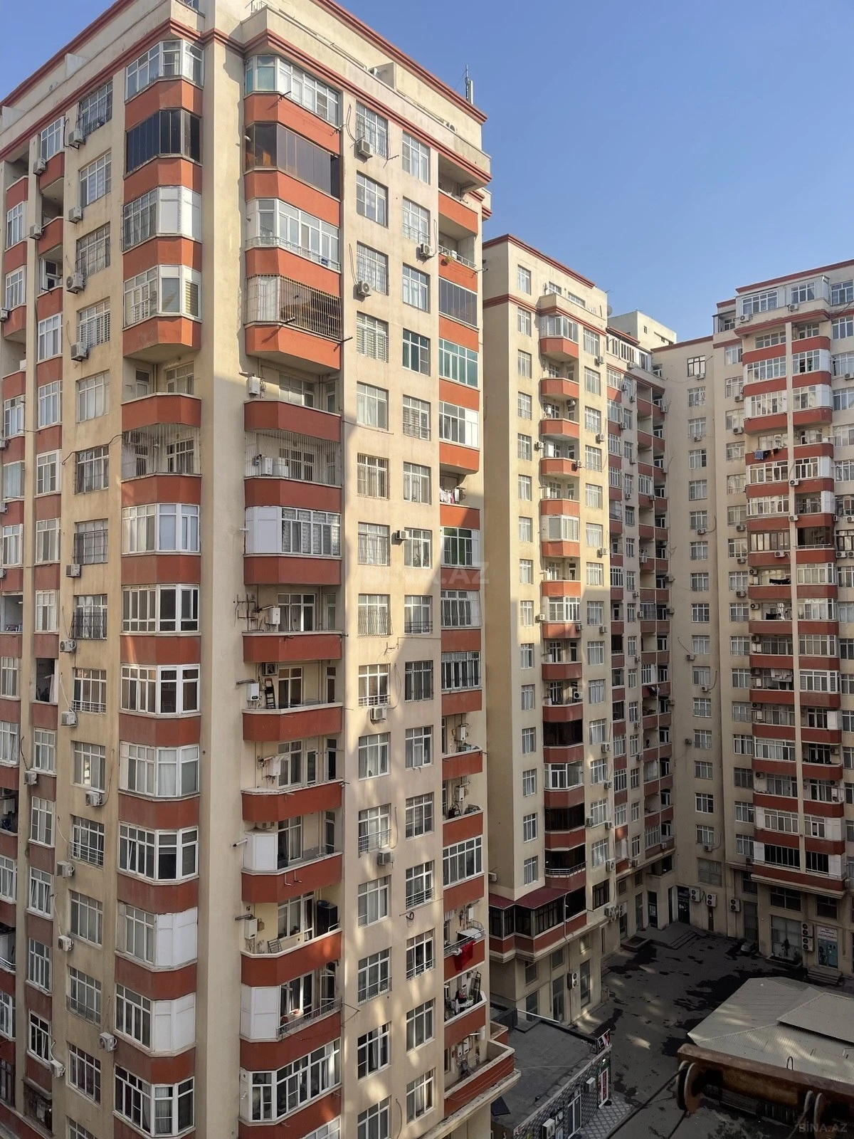 Kirayə verilir 3 otaqlı mənzil 150 m²