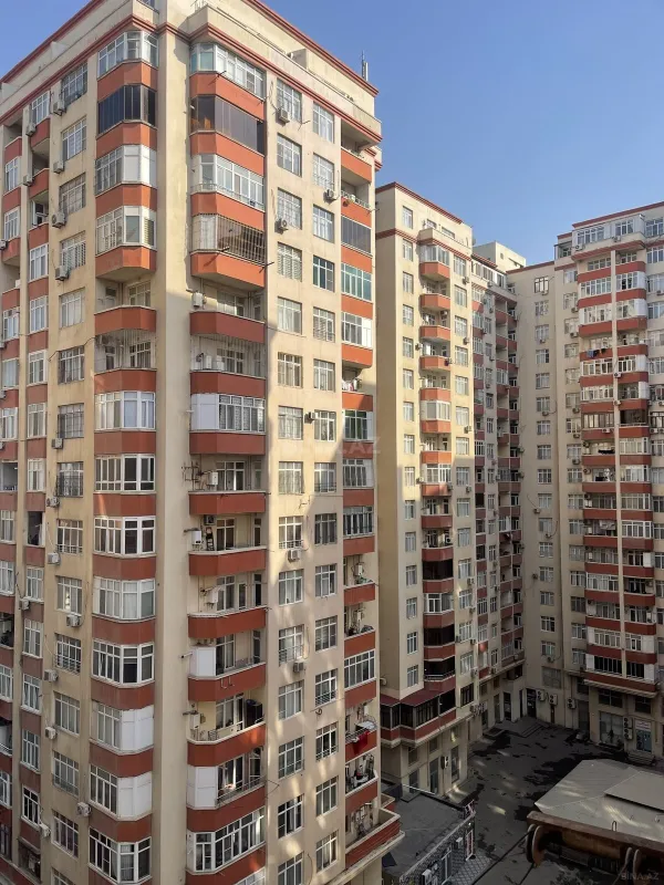 Kirayə verilir 3 otaqlı mənzil 150 m²