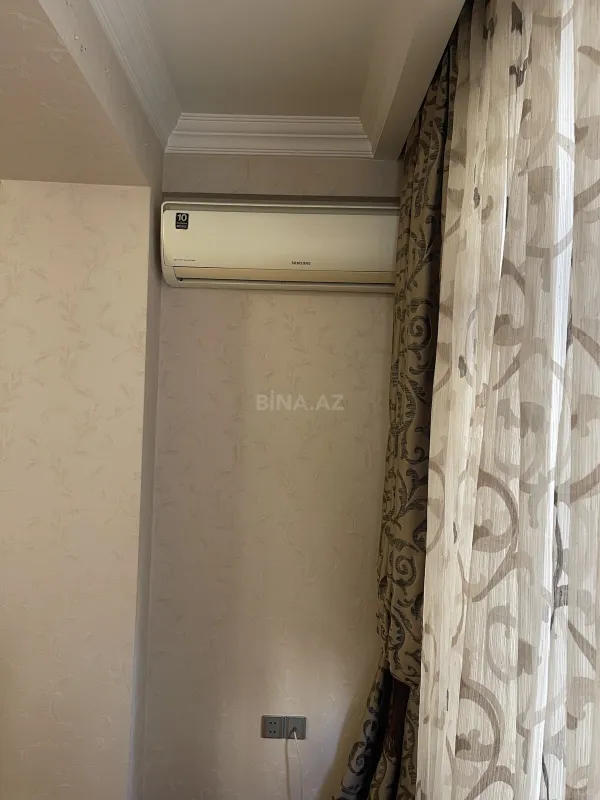 Kirayə verilir 3 otaqlı mənzil 150 m²