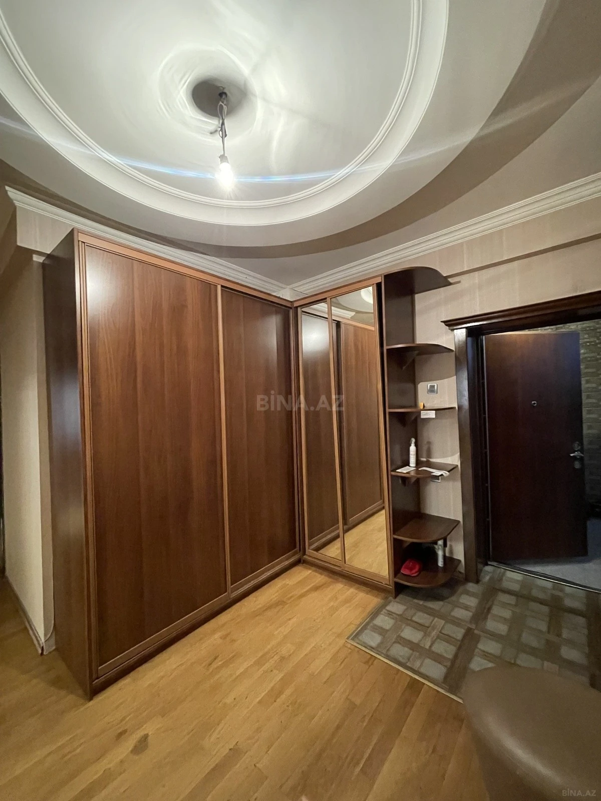 Kirayə verilir 3 otaqlı mənzil 150 m²