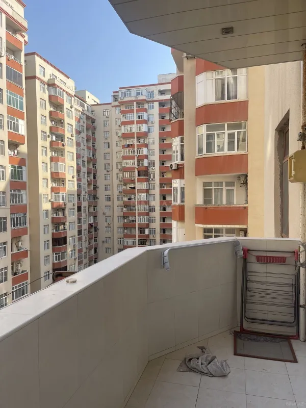 Kirayə verilir 3 otaqlı mənzil 150 m²
