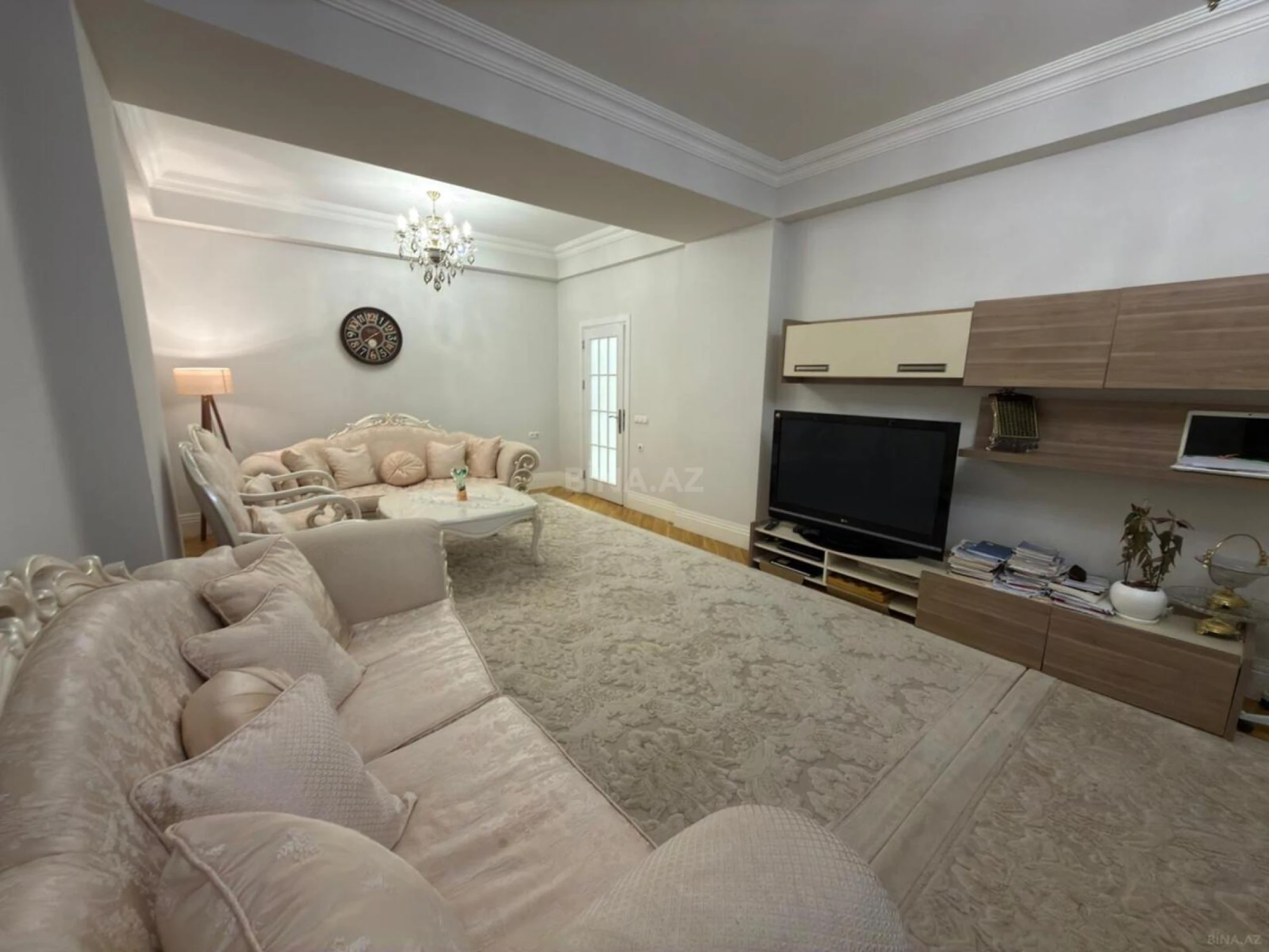 Satılır 3 otaqlı mənzil 150 m²