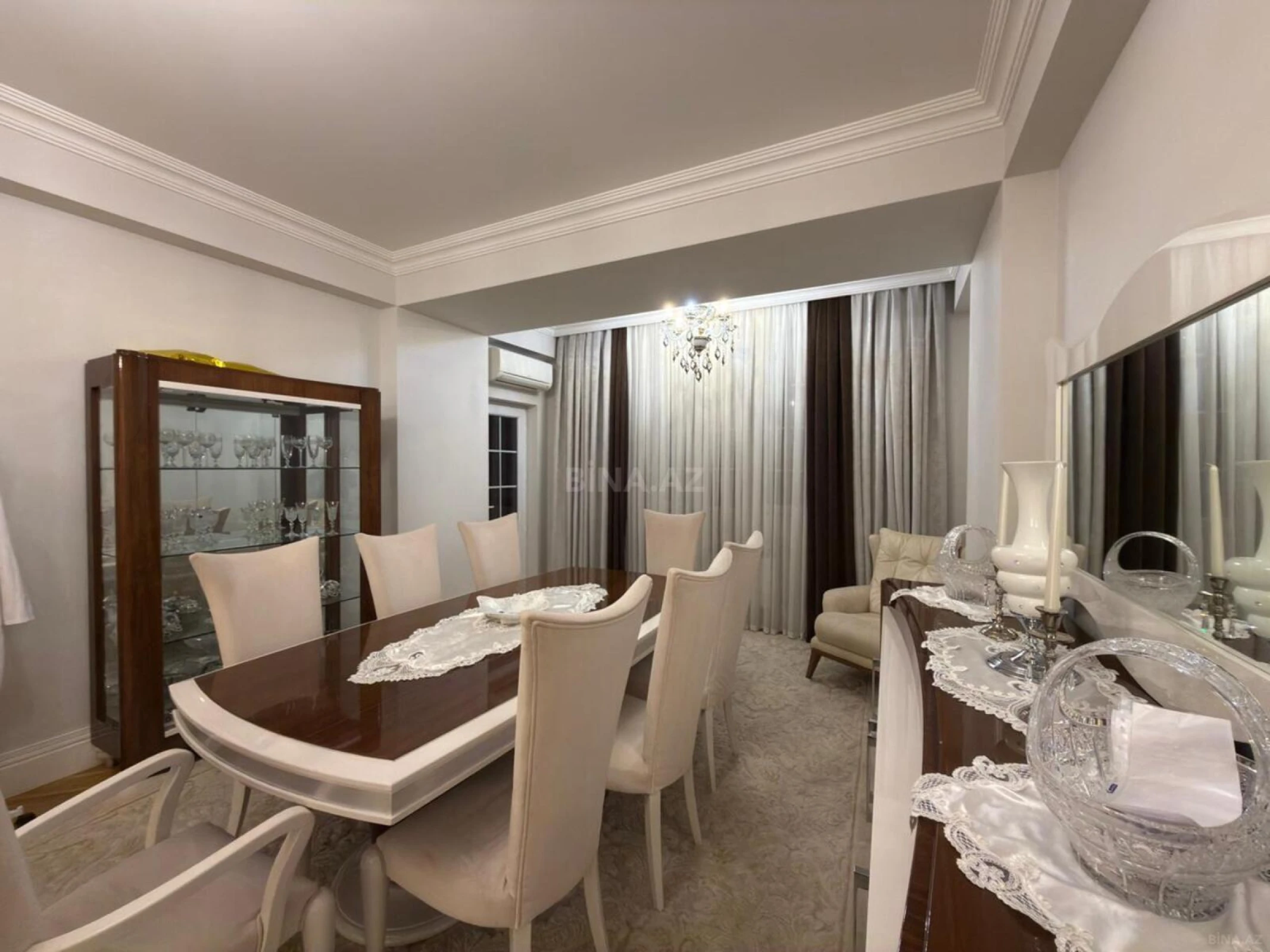 Satılır 3 otaqlı mənzil 150 m²