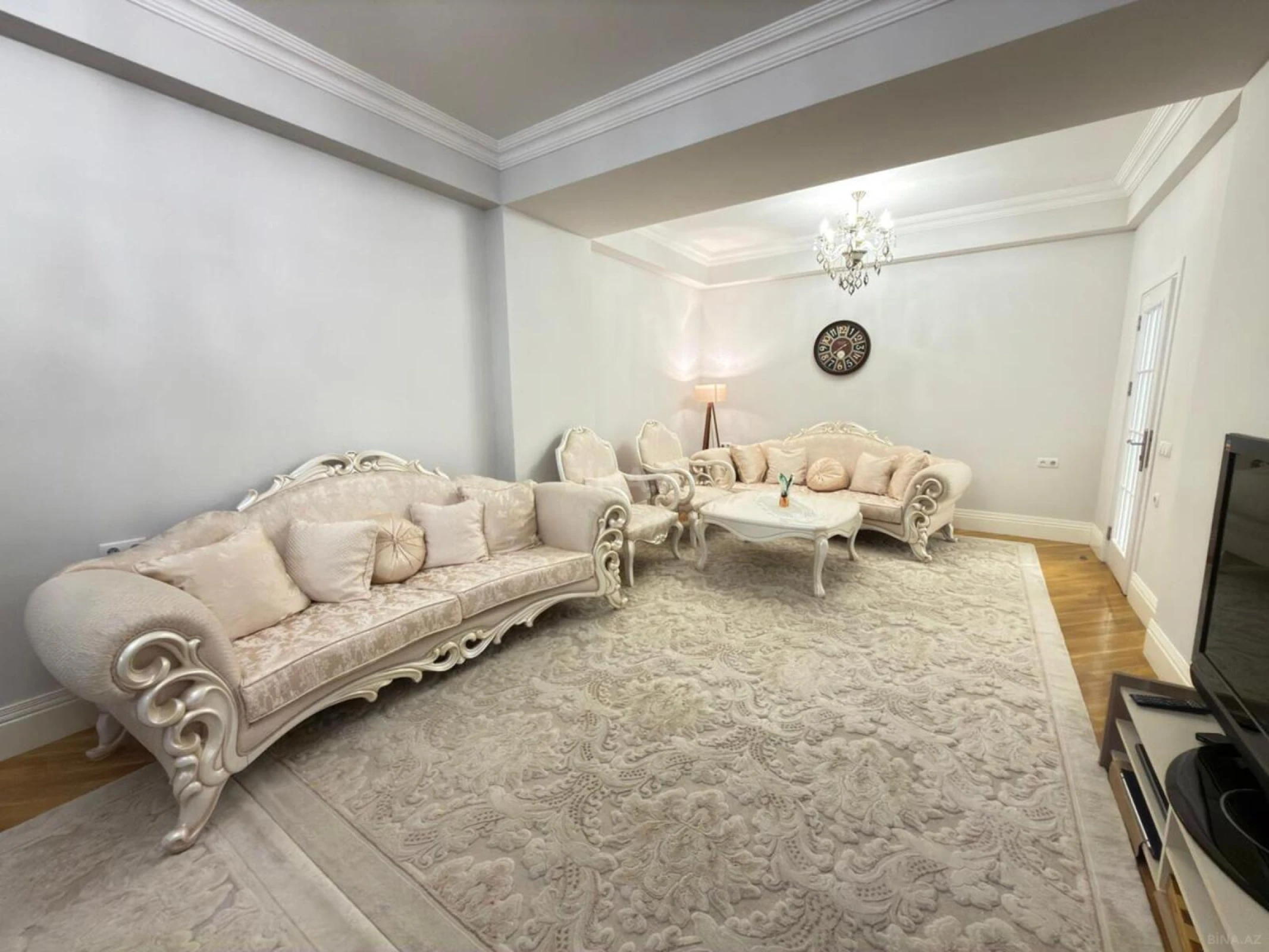 Satılır 3 otaqlı mənzil 150 m²