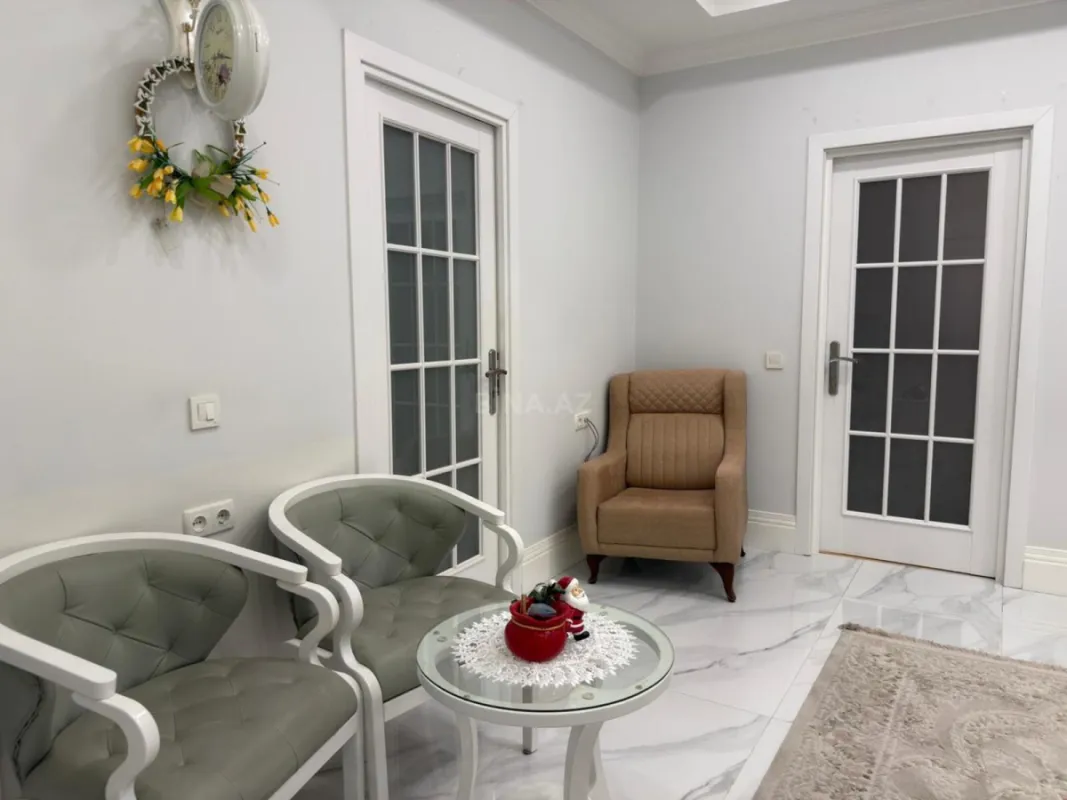 Satılır 3 otaqlı mənzil 150 m²