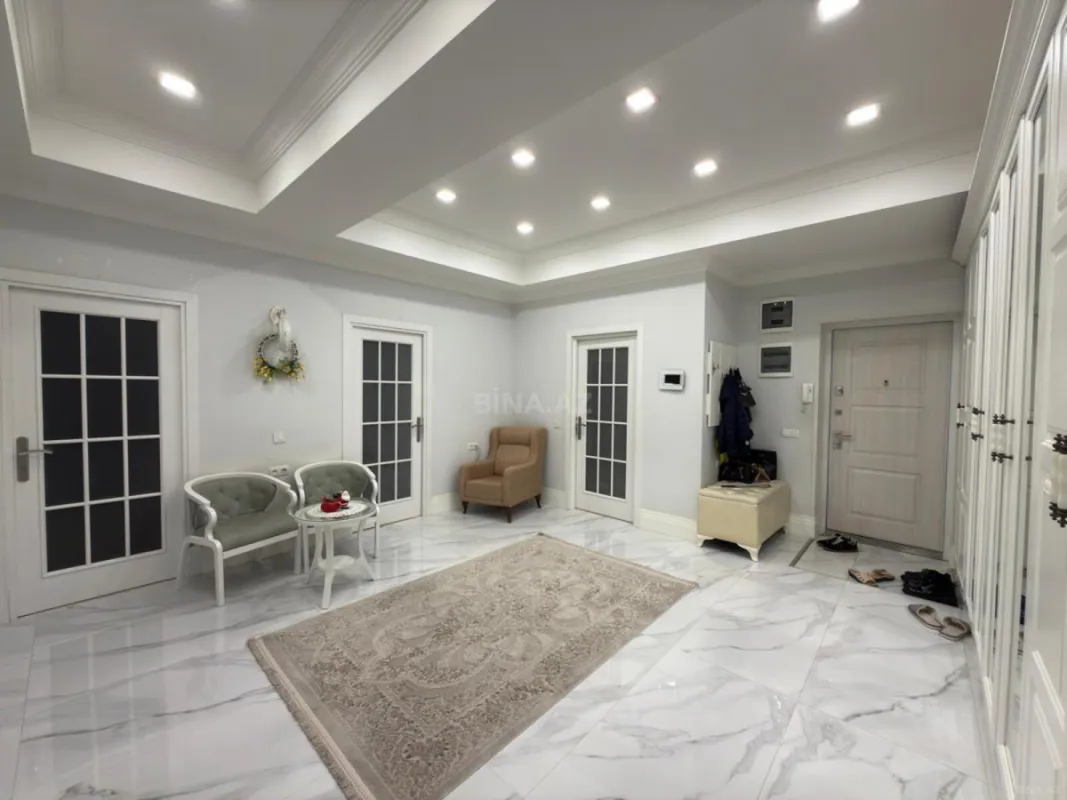 Satılır 3 otaqlı mənzil 150 m²