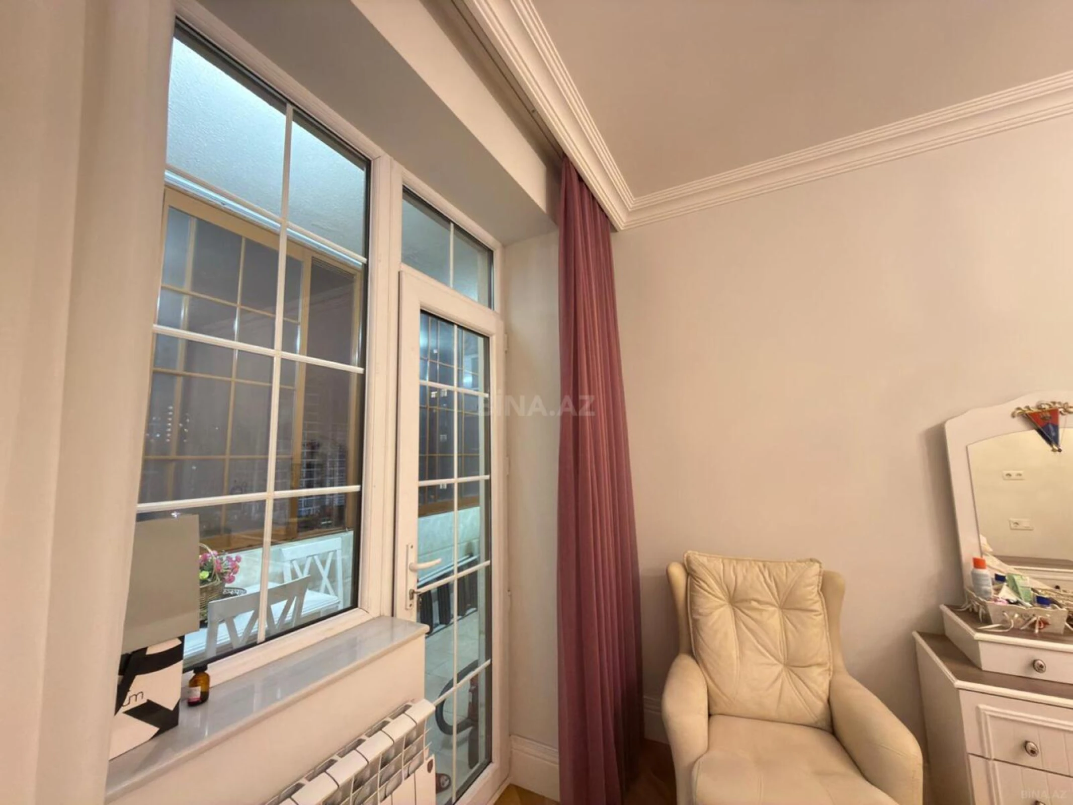 Satılır 3 otaqlı mənzil 150 m²