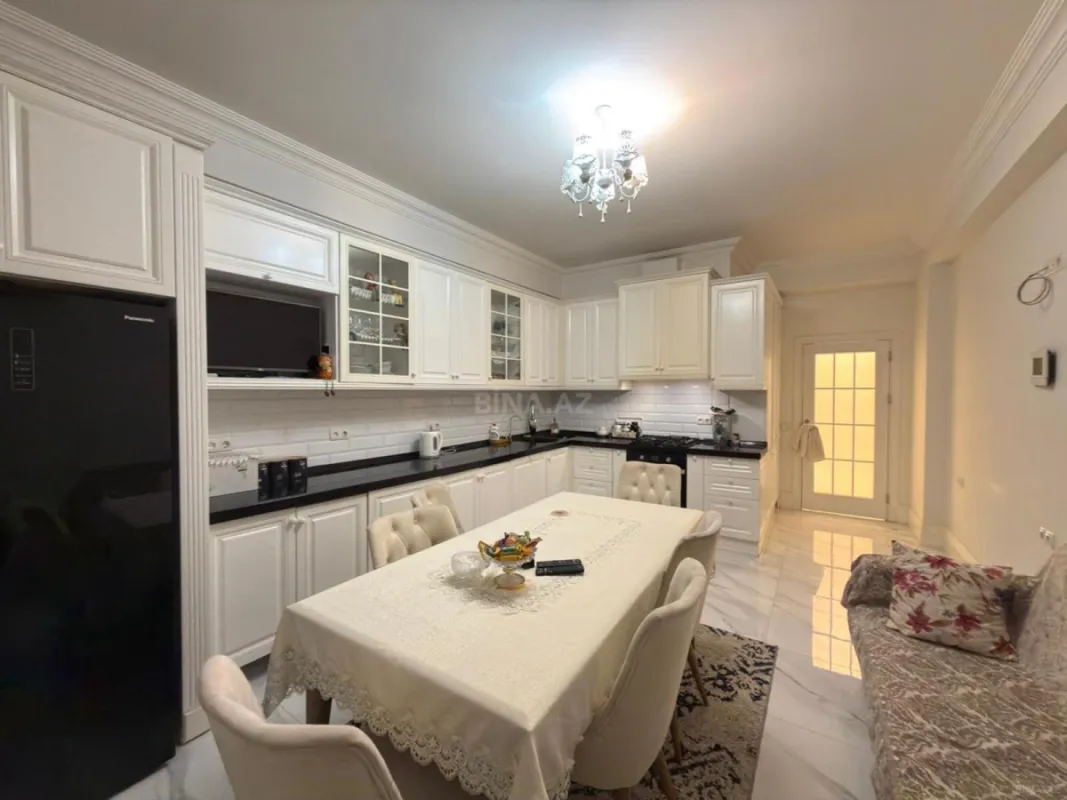 Satılır 3 otaqlı mənzil 150 m²