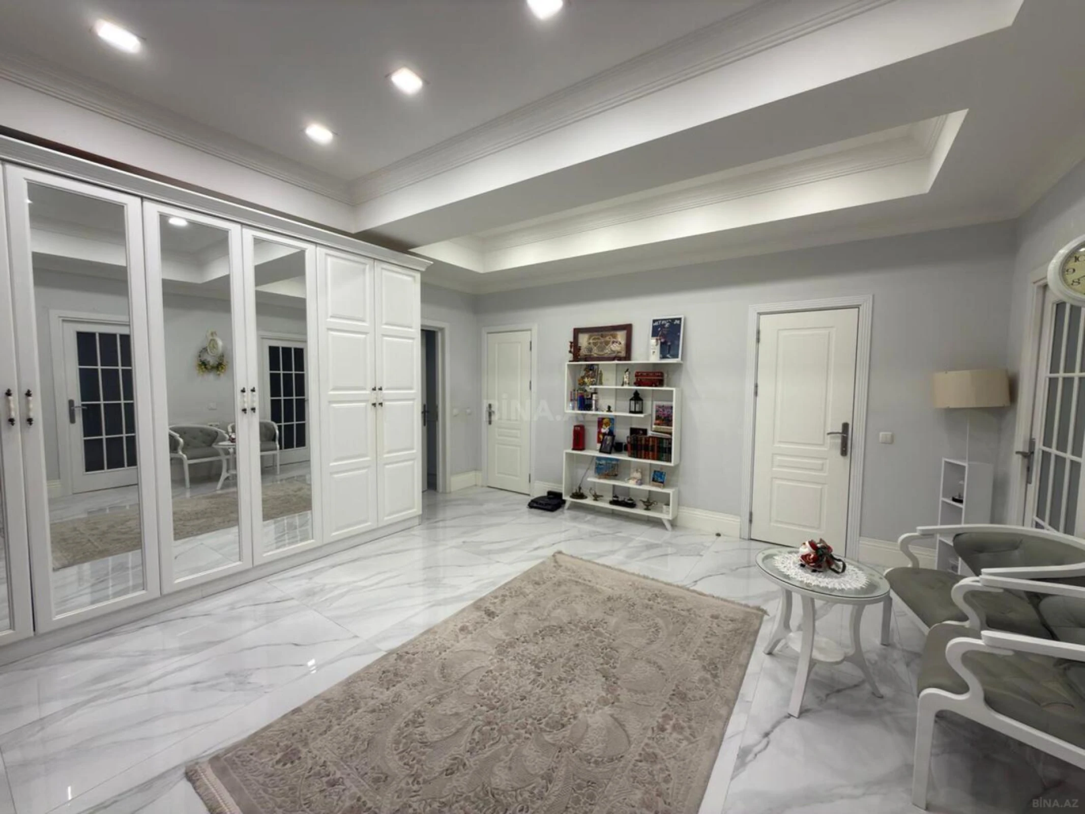 Satılır 3 otaqlı mənzil 150 m²