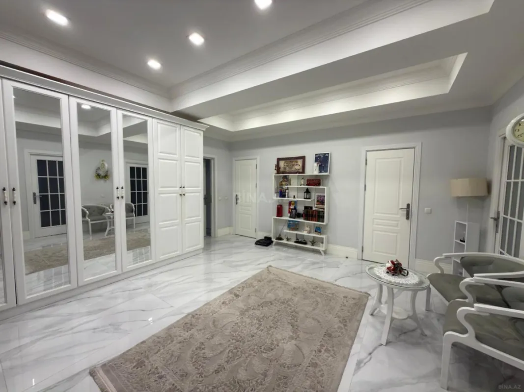 Satılır 3 otaqlı mənzil 150 m²
