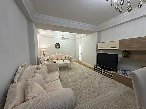Satılır 3 otaqlı mənzil 150 m²