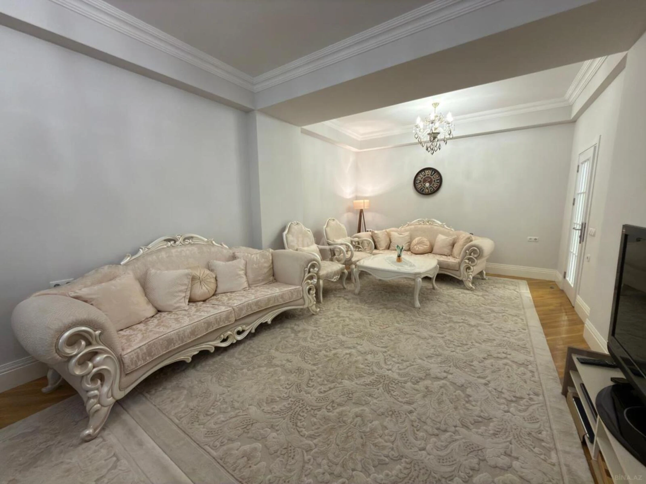Satılır 3 otaqlı mənzil 150 m²