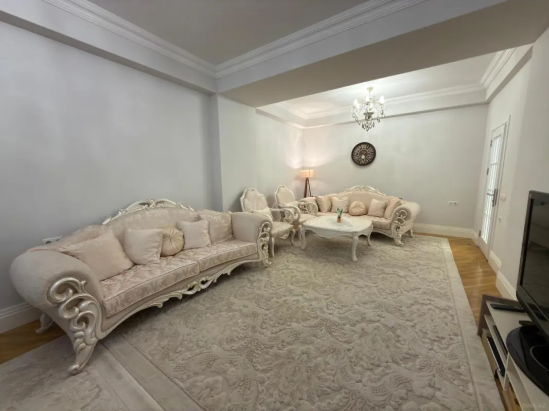 Satılır 3 otaqlı mənzil 150 m²