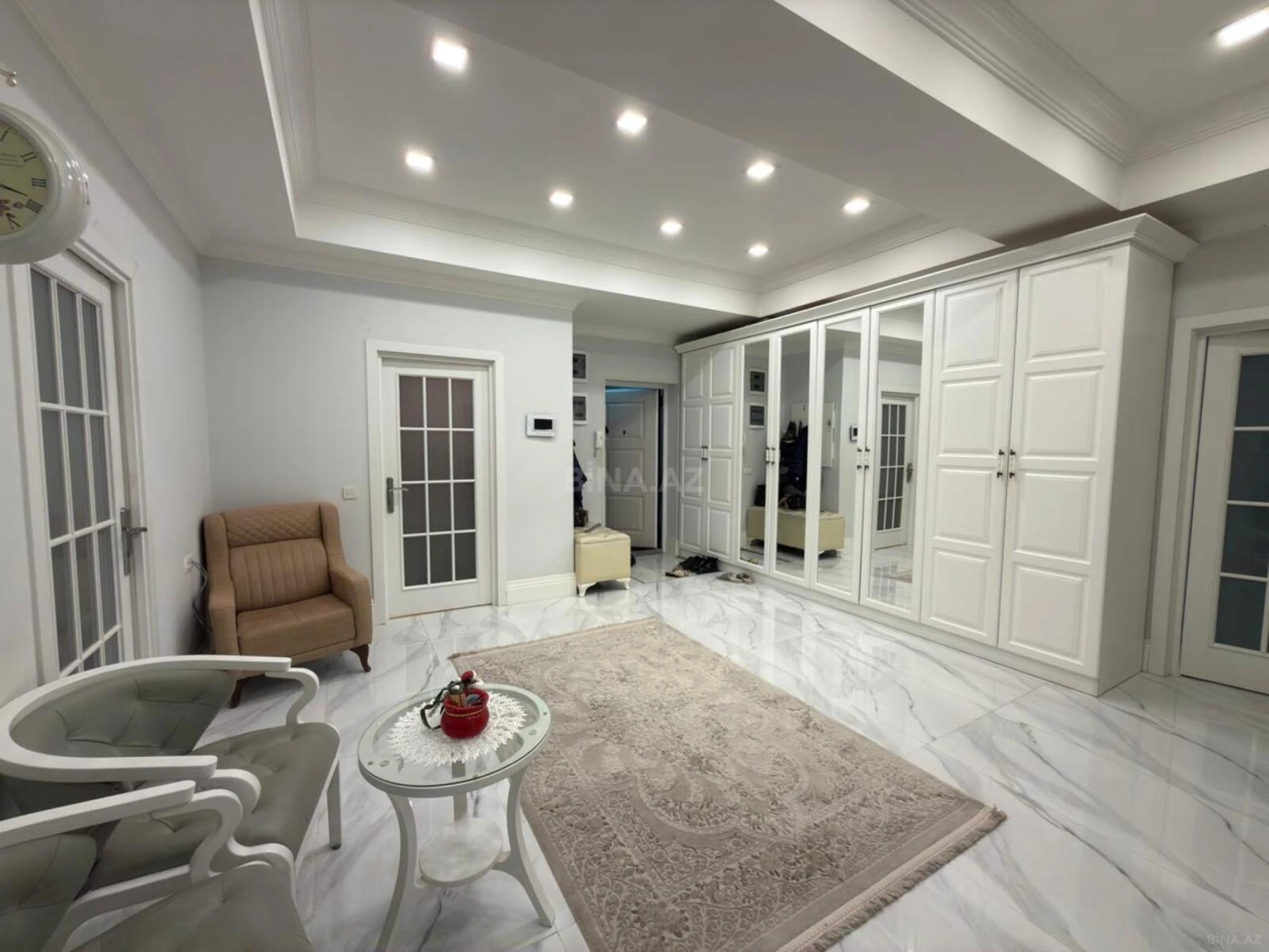 Satılır 3 otaqlı mənzil 150 m²