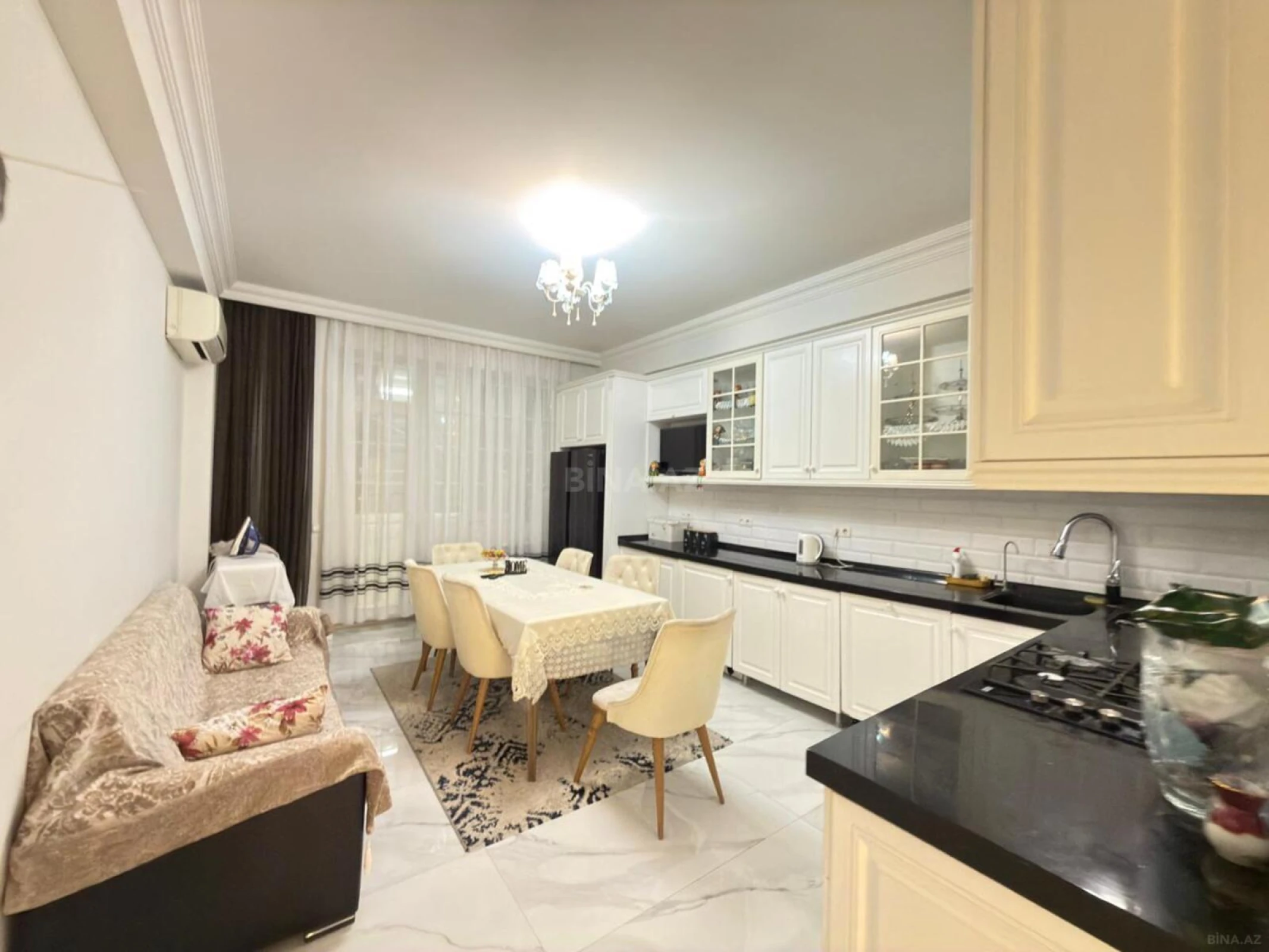 Satılır 3 otaqlı mənzil 150 m²
