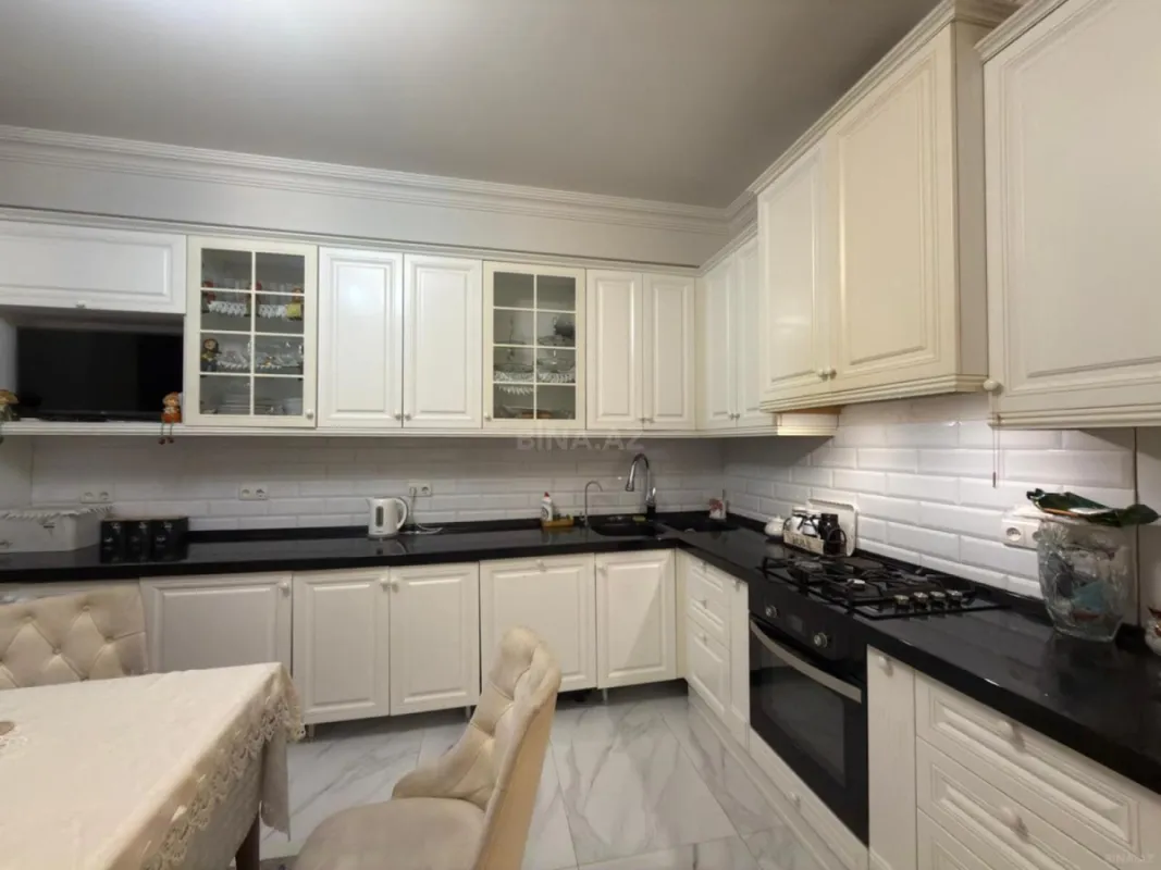 Satılır 3 otaqlı mənzil 150 m²