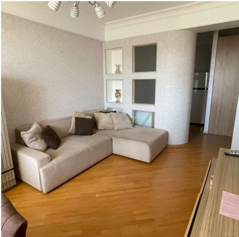 Kirayə verilir 2 otaqlı mənzil 60 m²