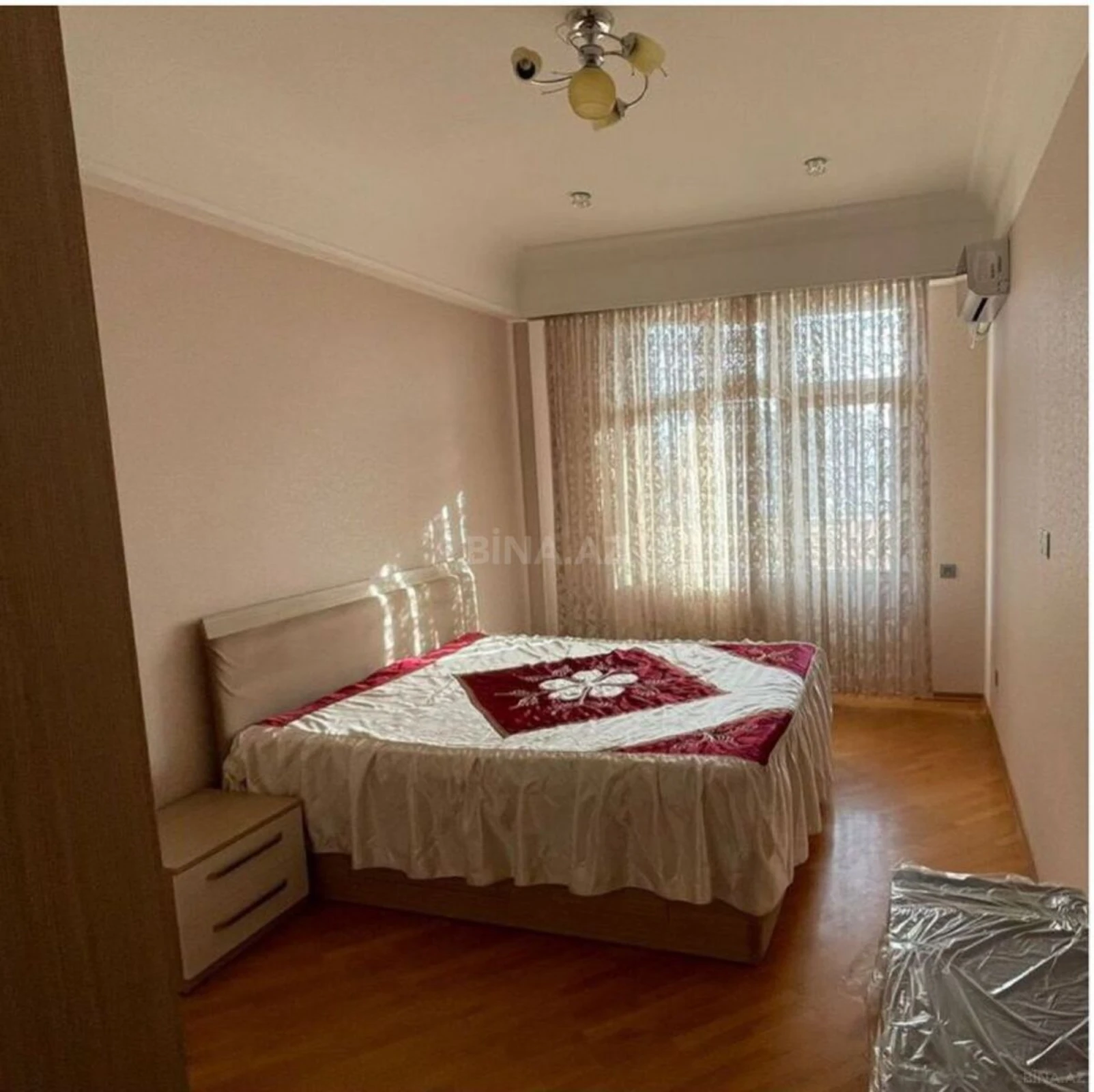 Kirayə verilir 2 otaqlı mənzil 60 m²