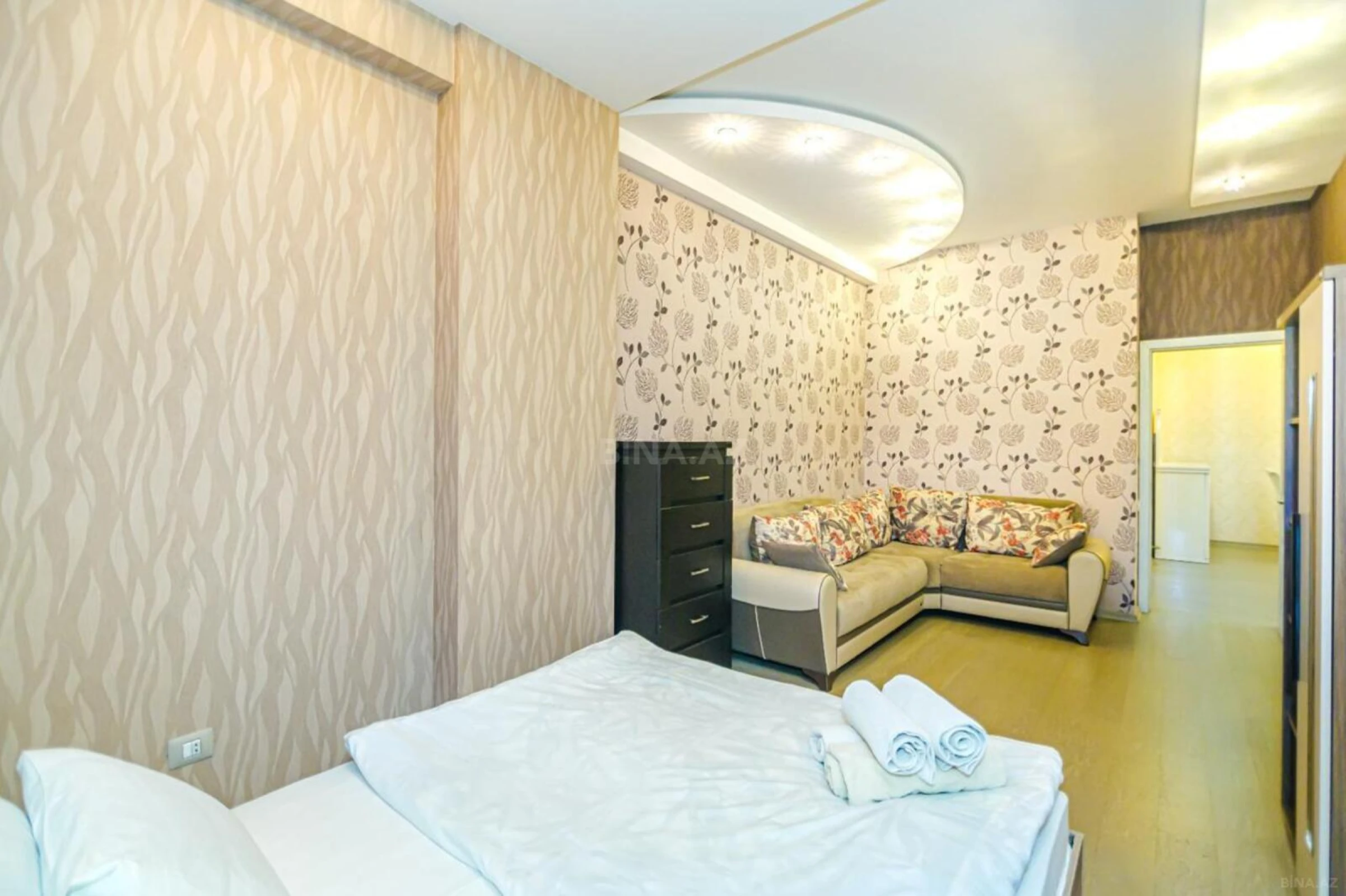 Satılır 4 otaqlı mənzil 176 m²